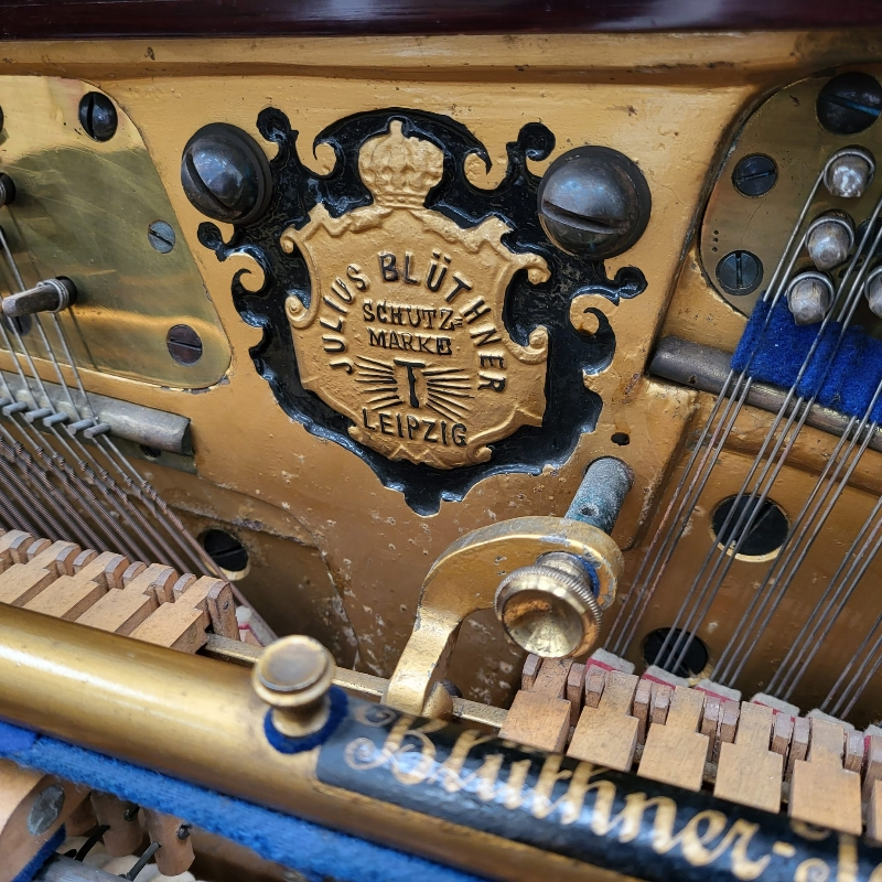 Bluthner upright Piano in rosewood – Gallery image – Roberts Pianos Oxford