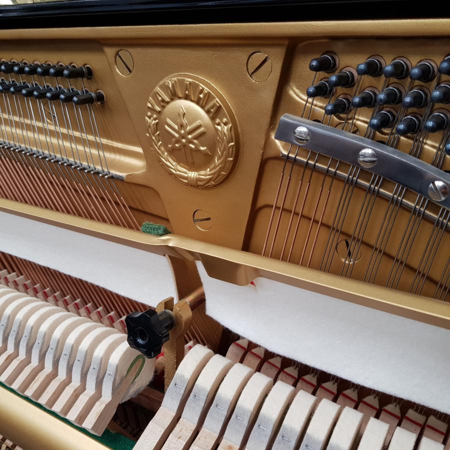 Yamaha U3M upright Piano in Black polyester – Gallery image – Roberts Pianos Oxford