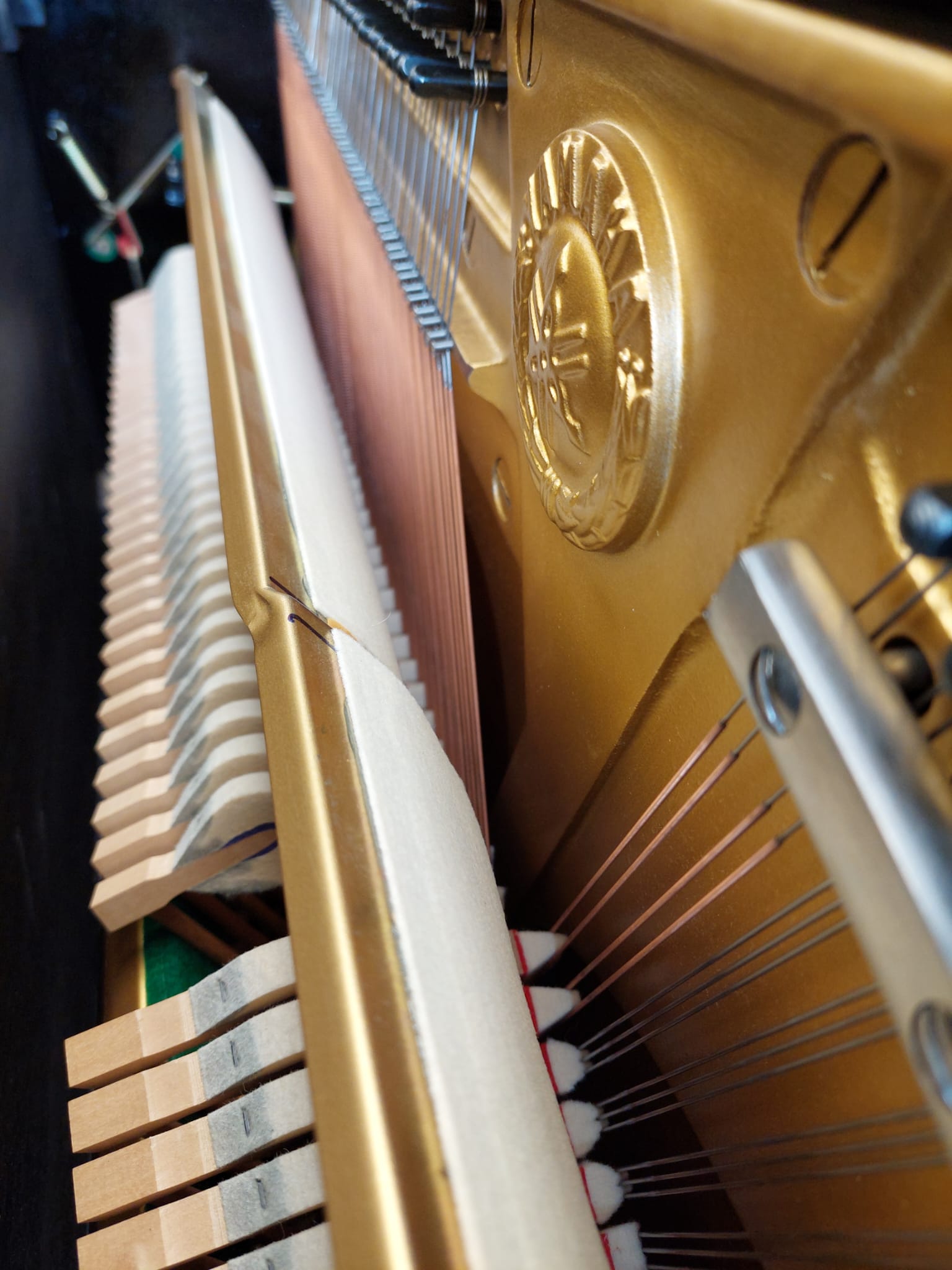 Yamaha U1M Upright Piano in Black Polyester – Gallery image – Roberts Pianos Oxford