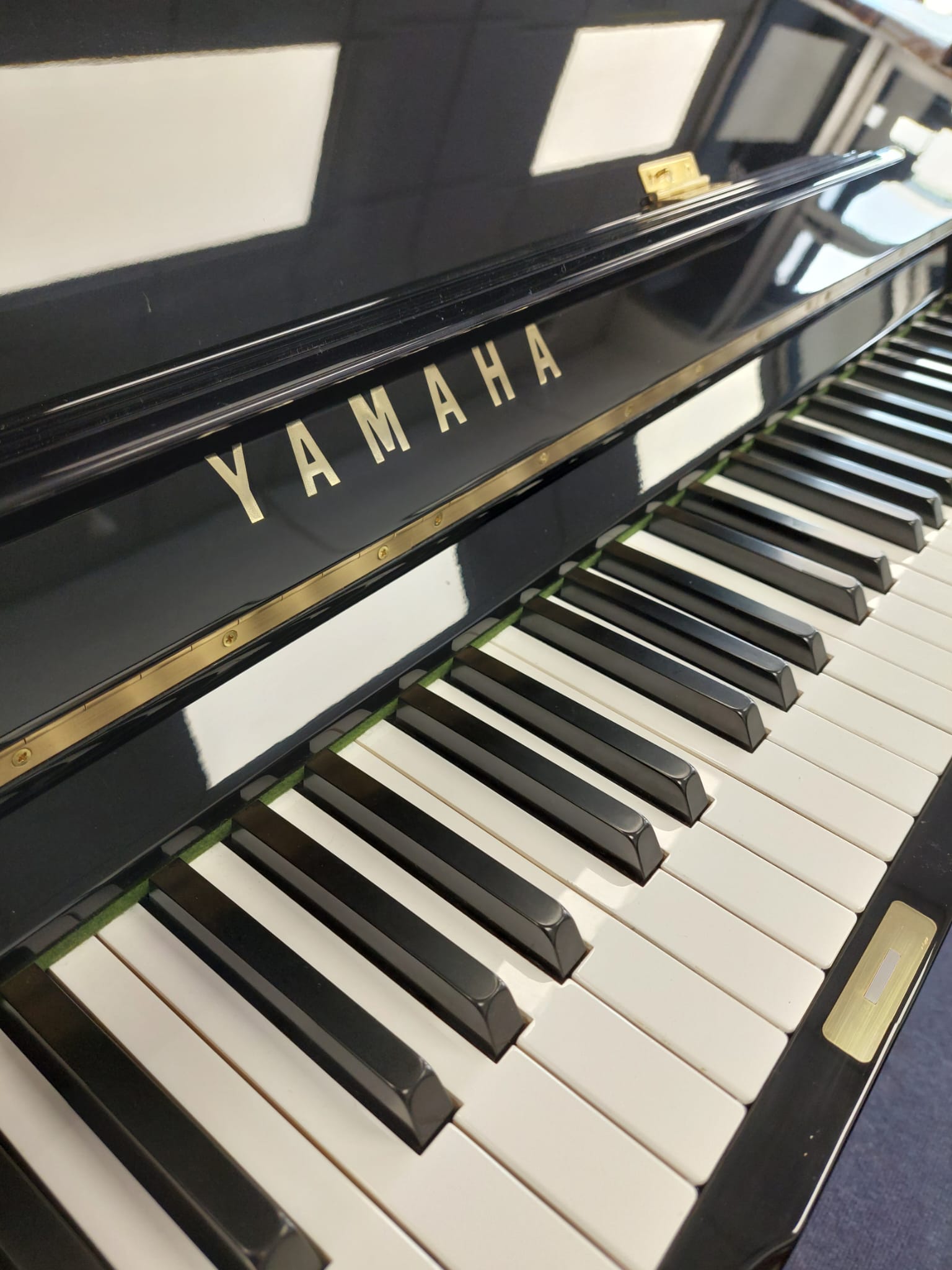 Yamaha U3H Upright Piano in Black Polyester – Gallery image – Roberts Pianos Oxford