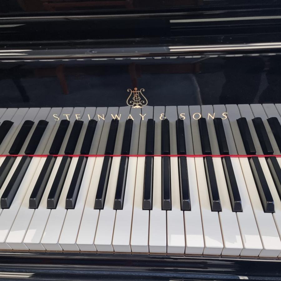 Steinway B grand Piano in black polyester – Gallery image – Roberts Pianos Oxford
