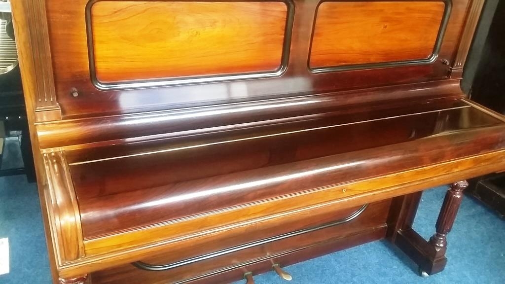 Steinway K