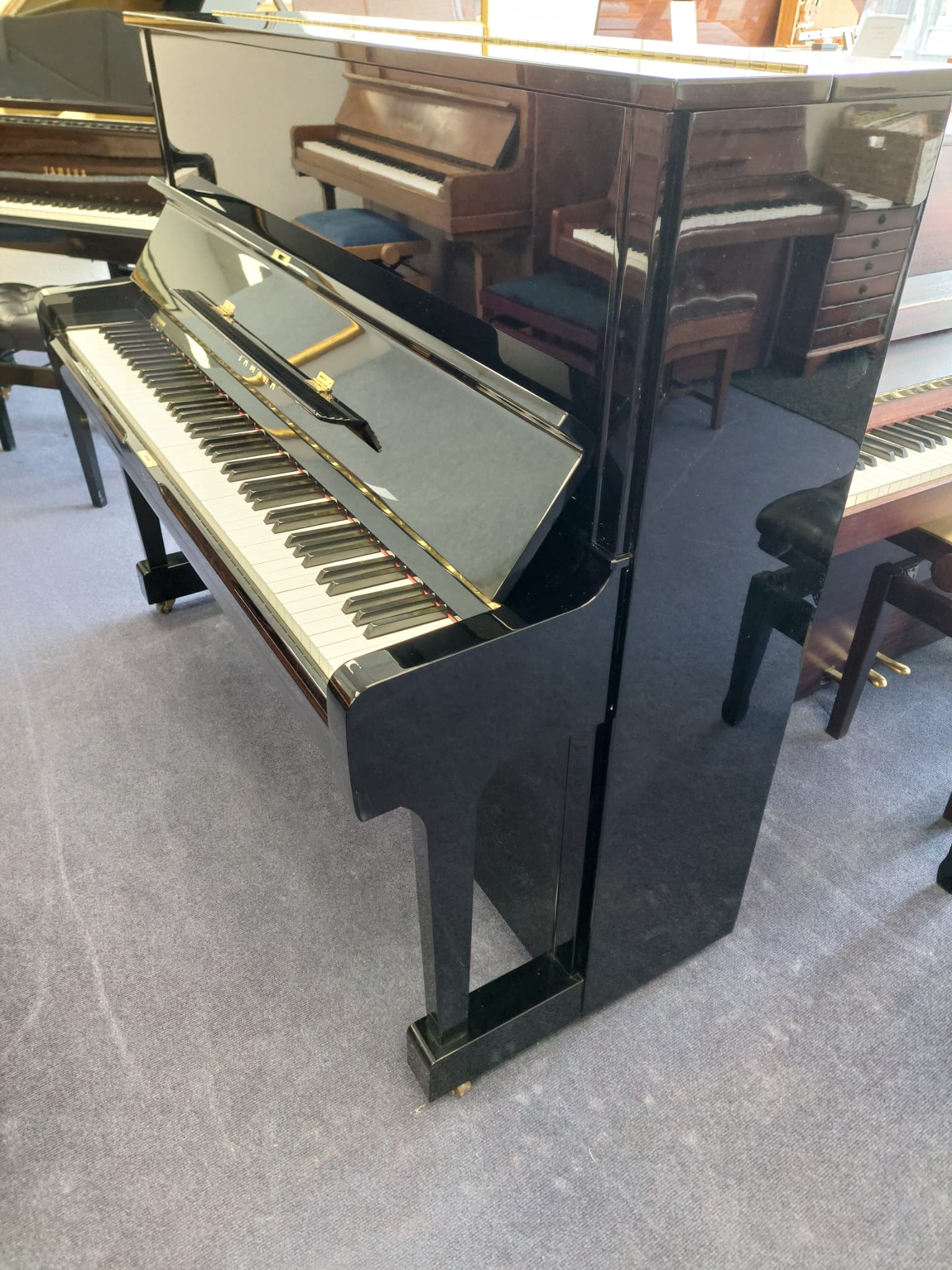 Yamaha U1F 