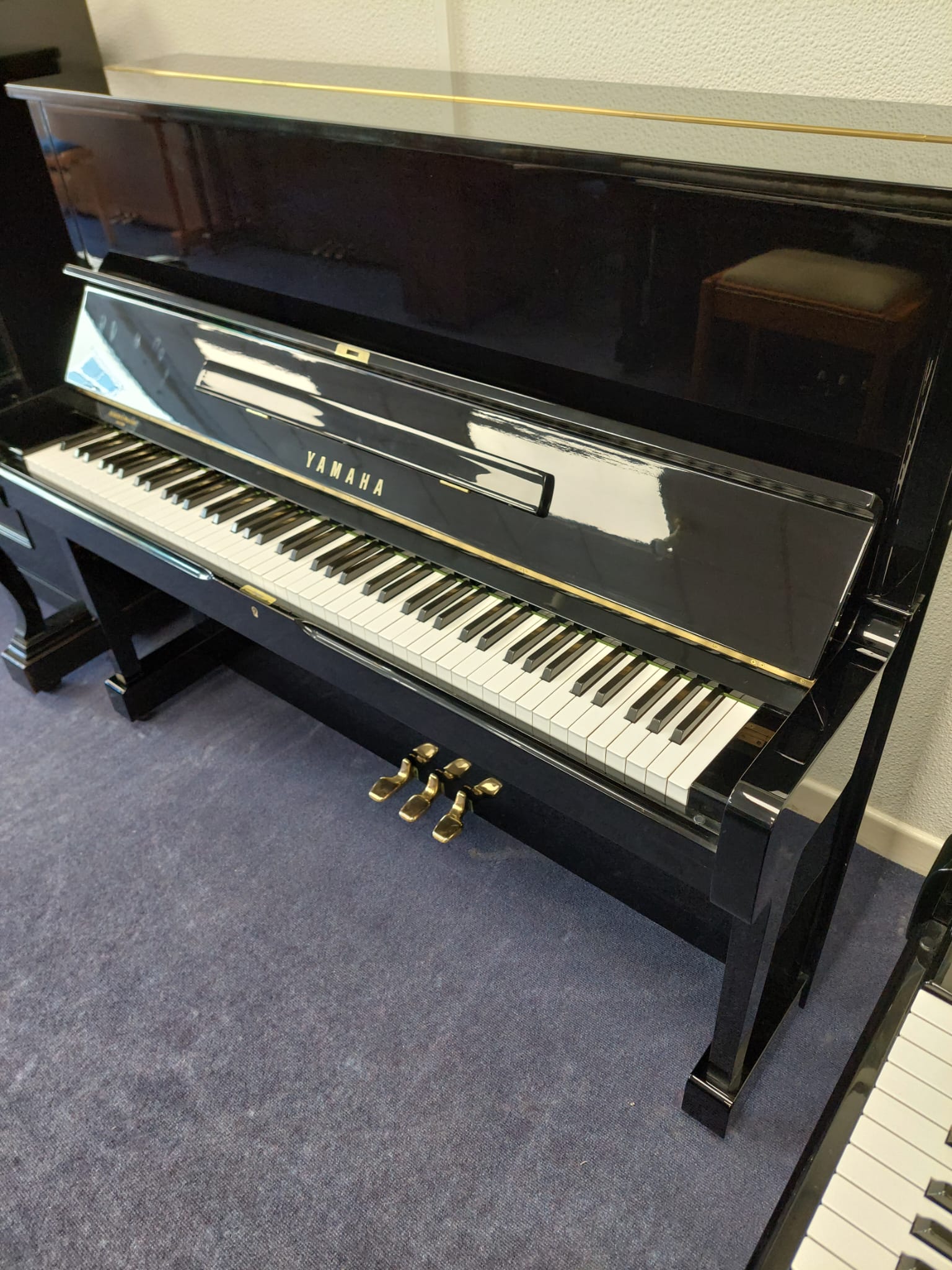 Yamaha U1H Upright Piano in Black Polyester – Similar instrument – Roberts Pianos Oxford