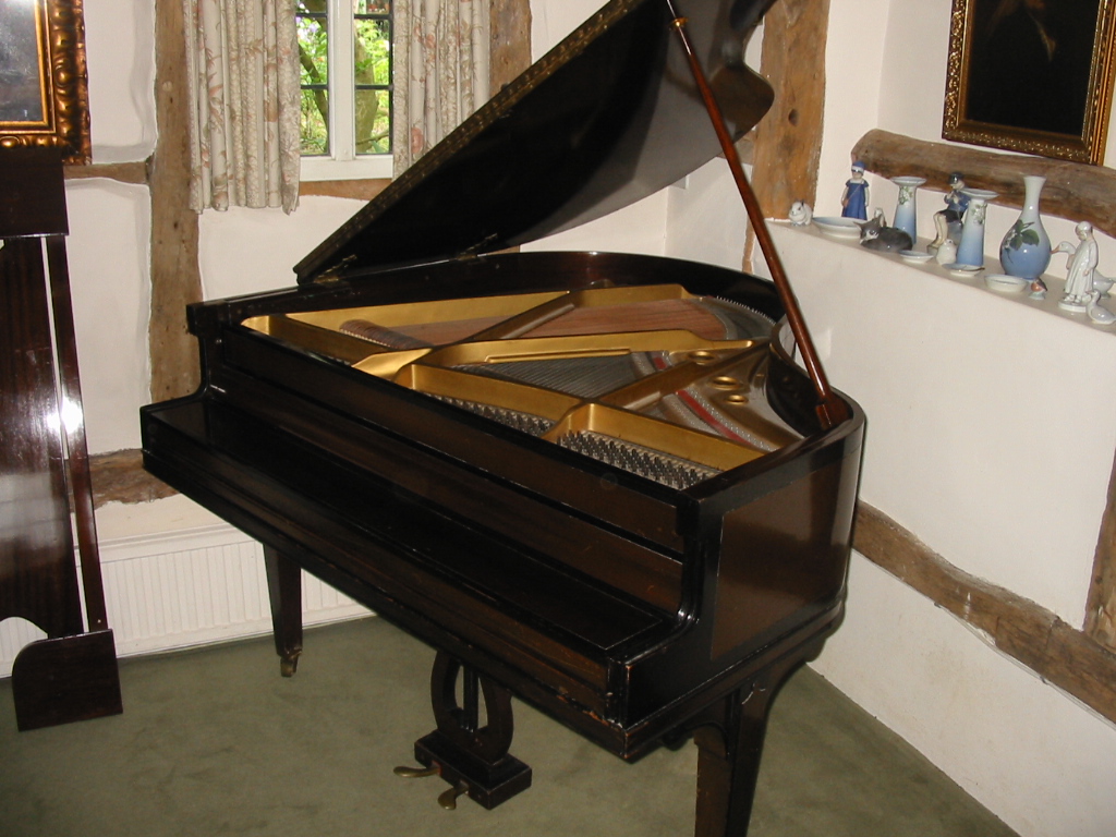 Aeolian piano