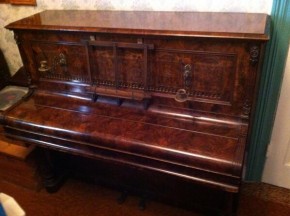 Moore and Moore piano