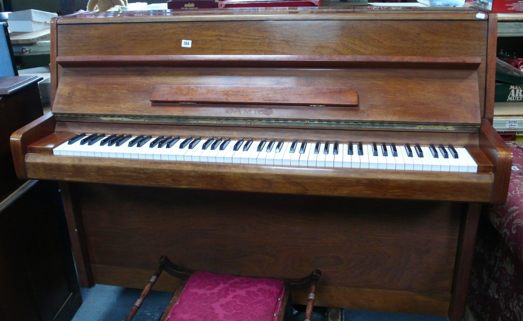 Samick piano
