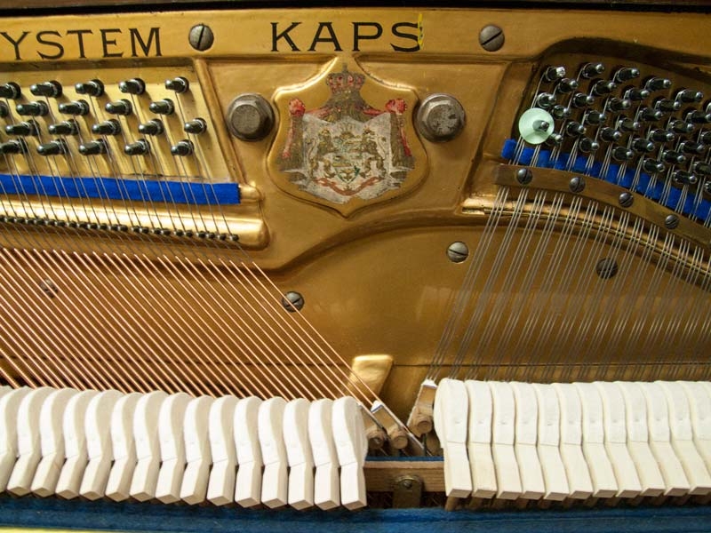 Sold Kaps piano