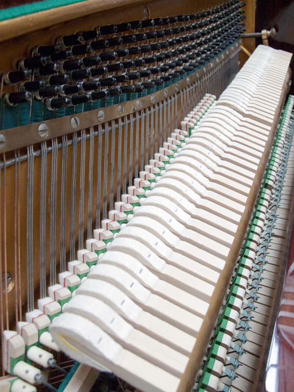 Sold Zender piano