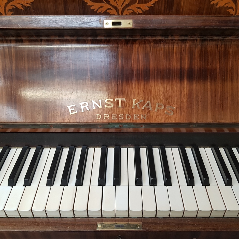 Sold Kaps piano