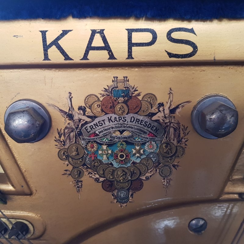 Sold Kaps piano