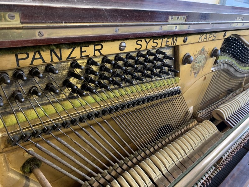 Sold Kaps piano