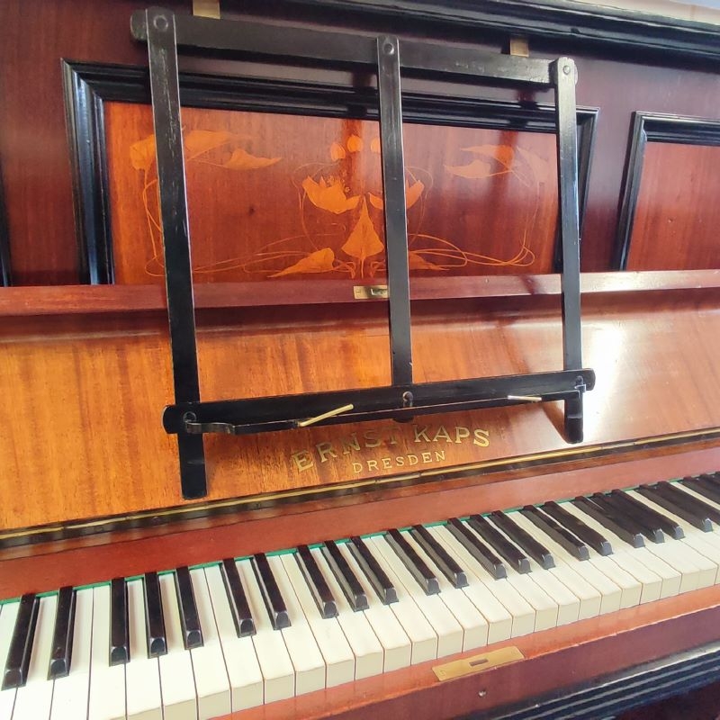 Sold Kaps piano