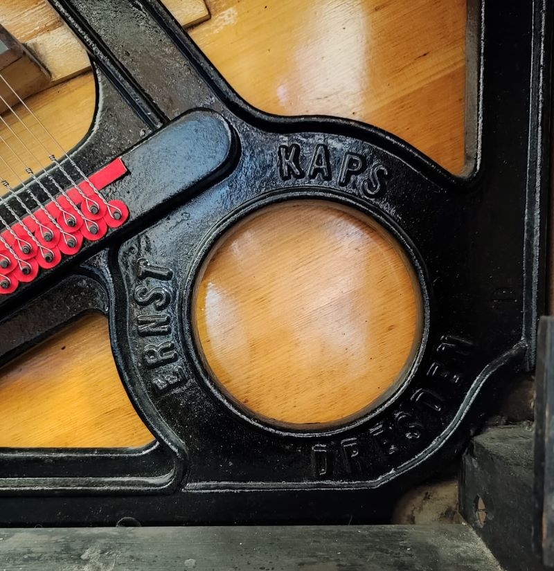 Sold Kaps piano