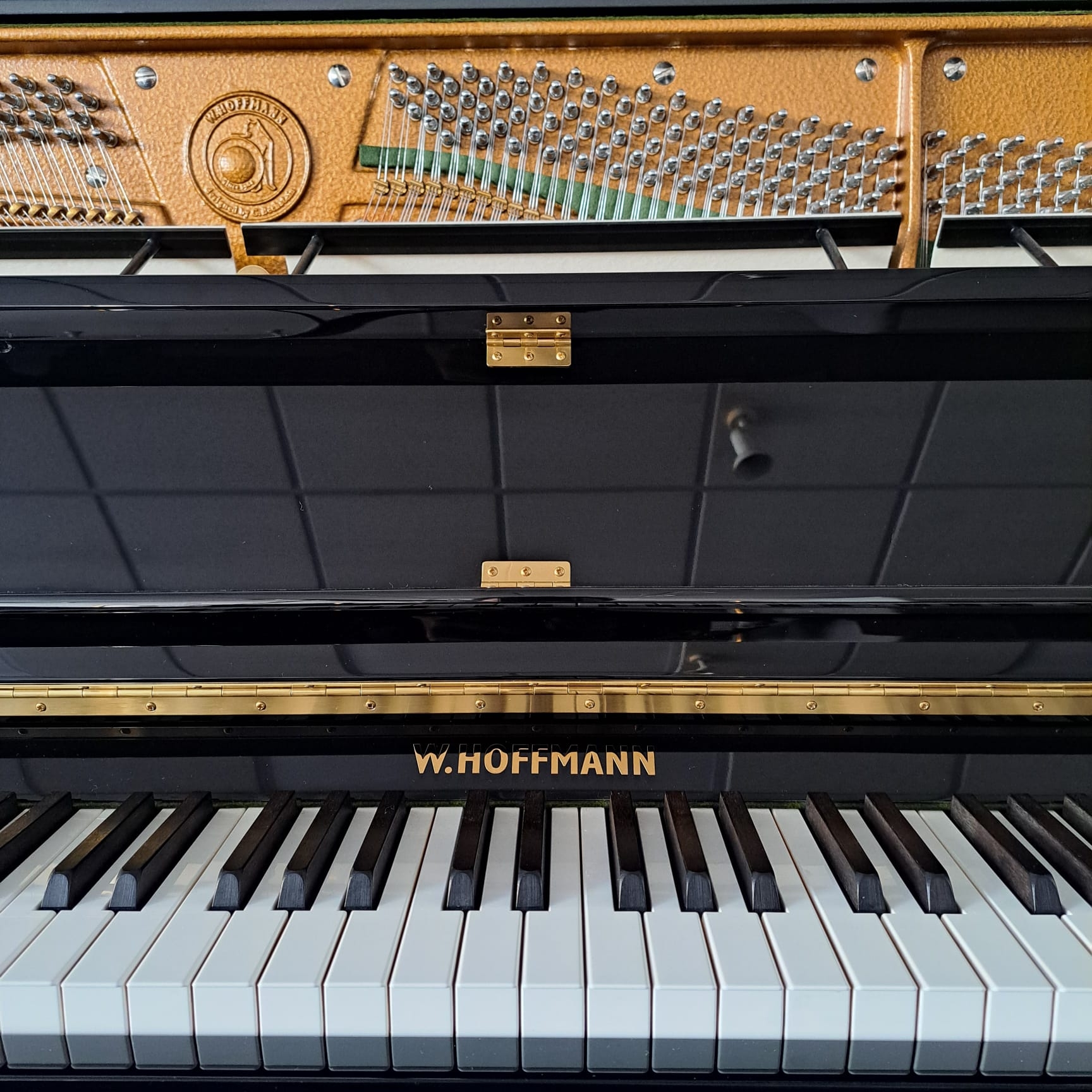 Sold Hoffmann piano