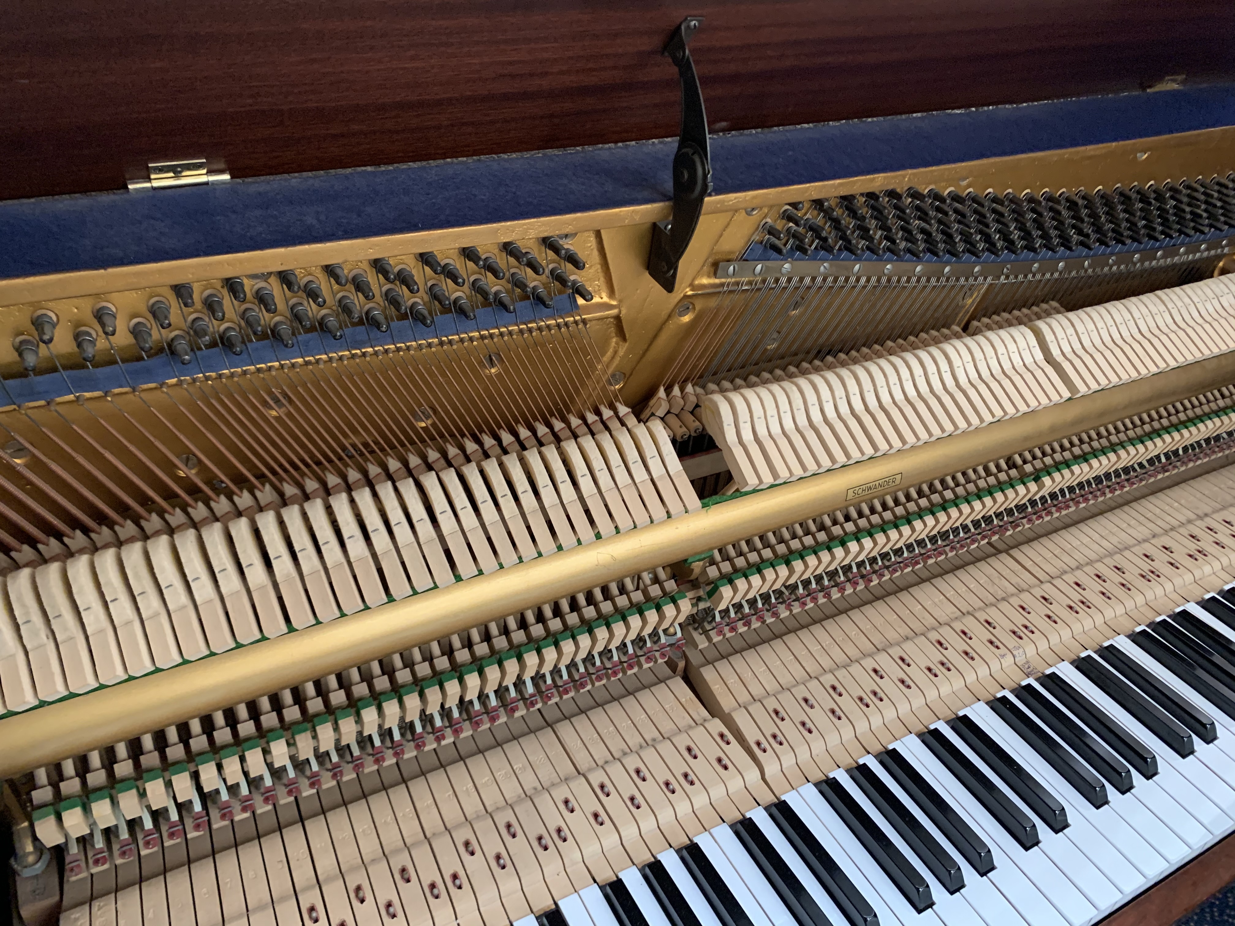 Sold Zender piano