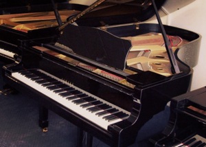 Used Yamaha grand piano